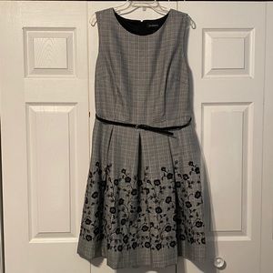 NWT Liz Claiborne Belted Plaid Dress - Size: 16
